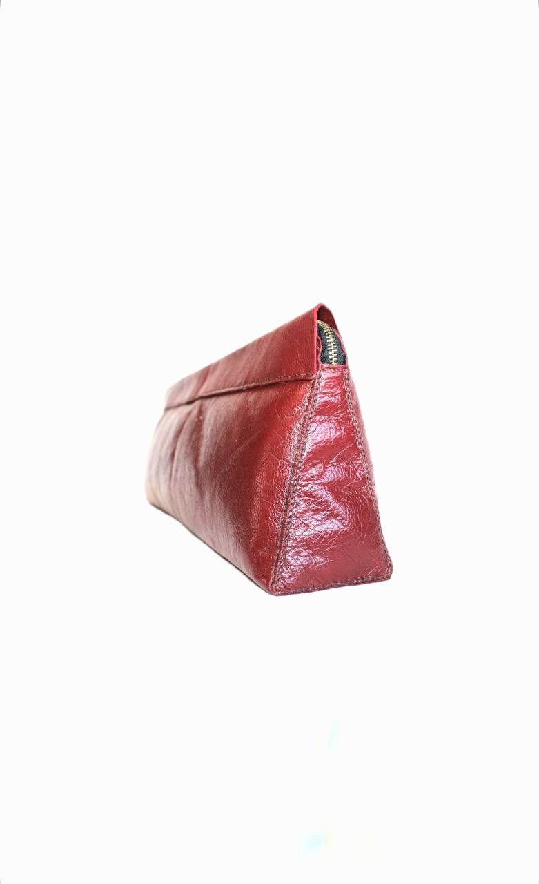The Unarmed clutch. image 4