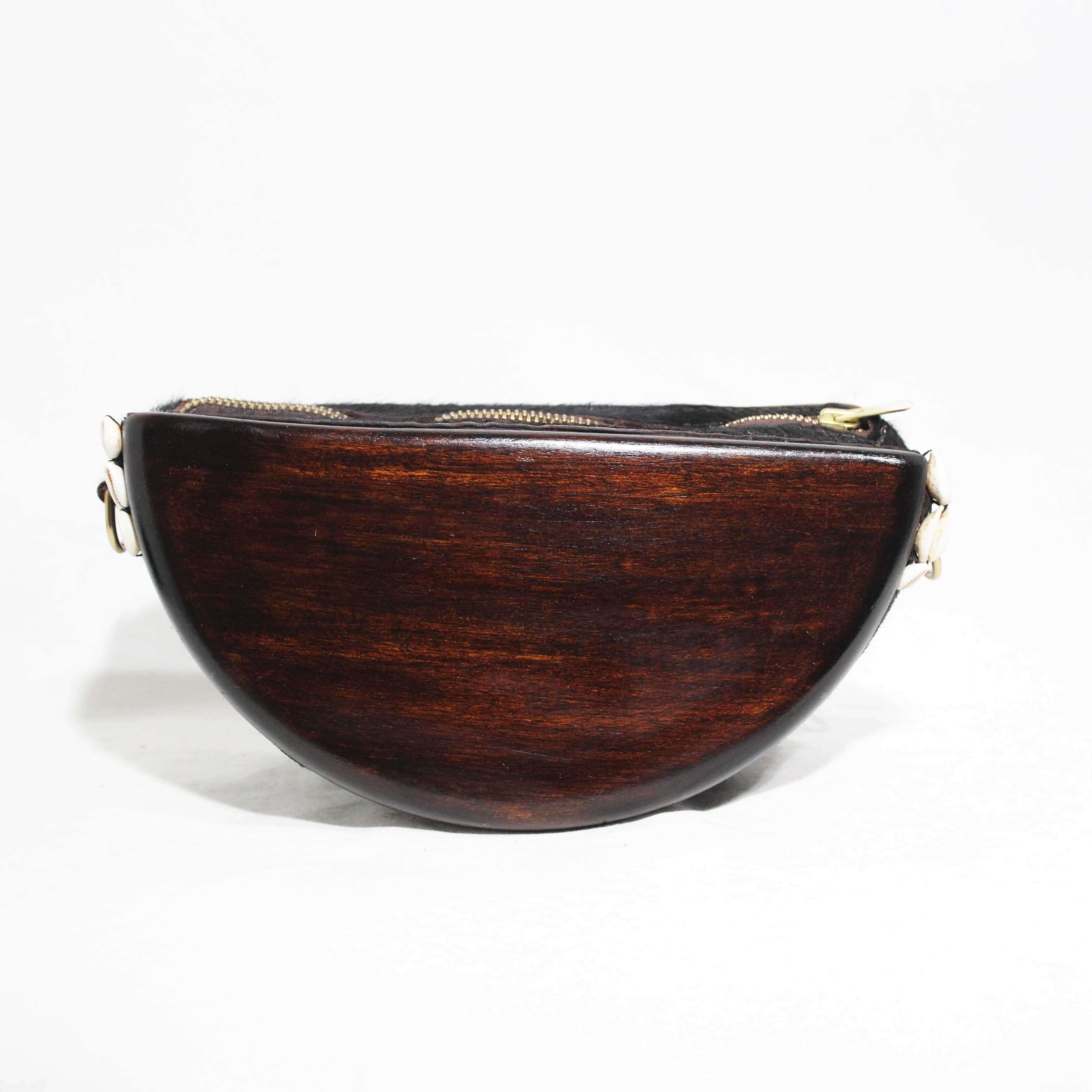 Last Quarter (Half Moon) shoulder bag image 2